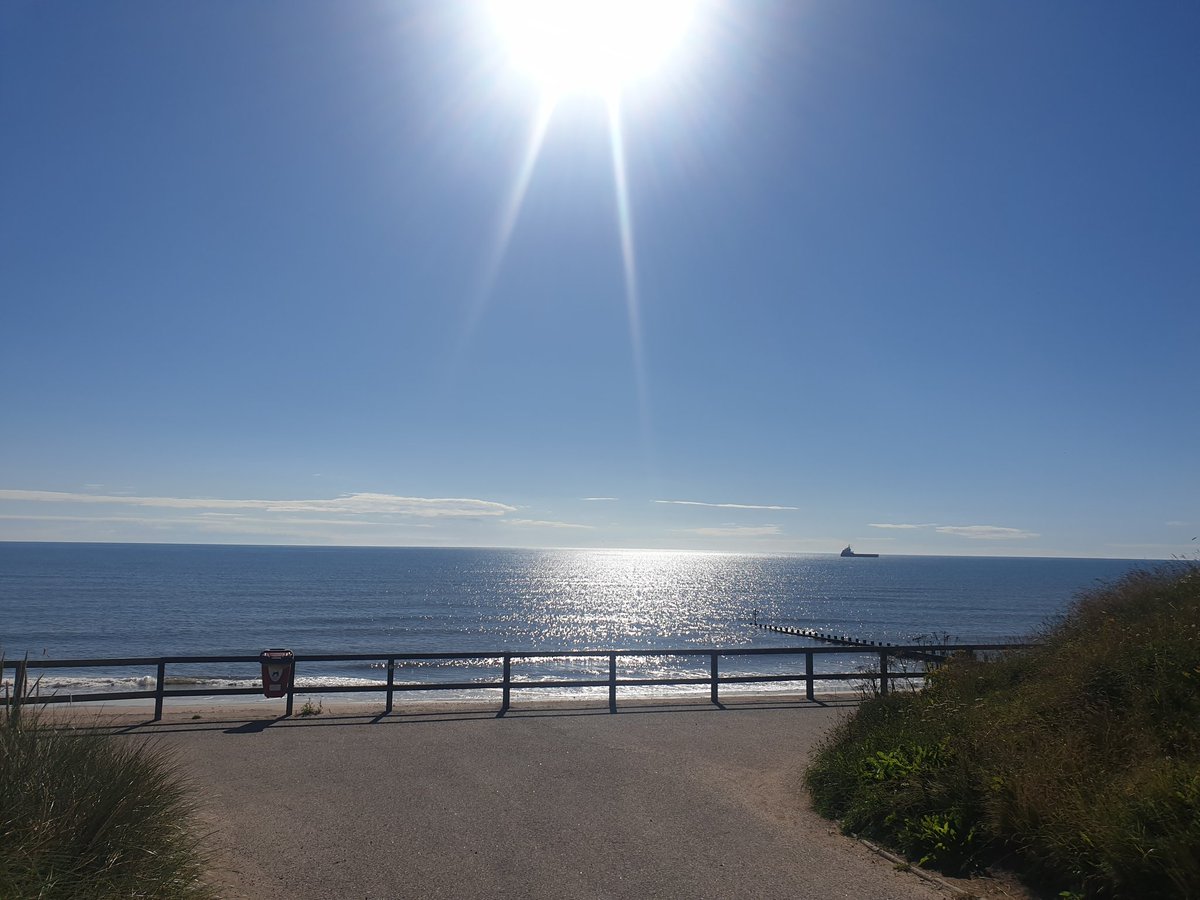 Geez_Lou's tweet photo. No better way to start the day. Bridge of Don ➡️ Fittie. Fantastic to see so many walkers, runners, cyclists and the brave hardy souls having an early morning dip #visitAbn https://t.co/ztvUhwDguA