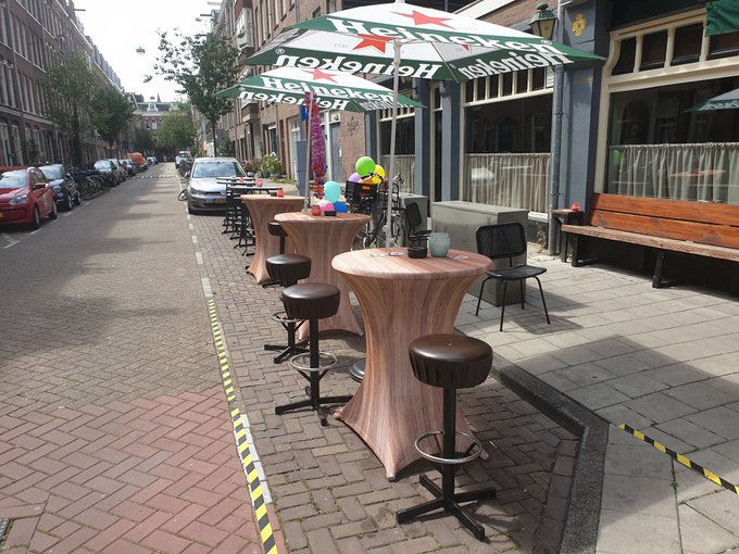 CafeCScholten's tweet photo. @antonharfst Eerder gehoopt en besproken.
Met ons "uitgebreide" terras, kunnen we ons samen nog beter aan de >1,5M. regels houden.
Aan de gezelligheid en het weer zal het géén afbreuk doen.
Bij ons is het géén 1 richtingverkeer.
Dus tot straks allemaal.

Team @CafeCScholten https://t.co/rhMXarhuke