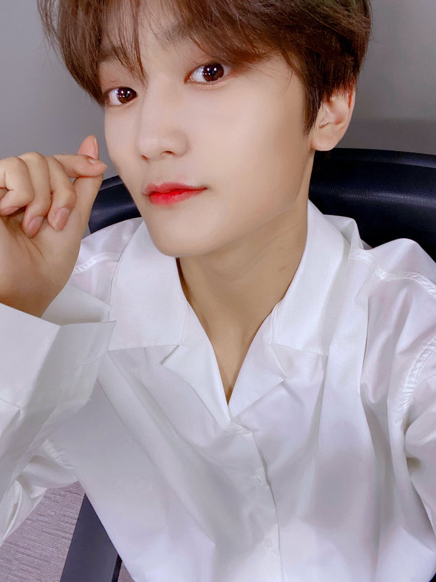 CRAVITY_twt's tweet photo. 어제 드림콘서트 무대 보셨나용~? 저는 러비티 여러분들과 함께해서 너무 행복했어요 ㅎㅎ오늘 스페셜무대도 기대 해주세요~^^
러비티가 있기에 우리도 있습니다❤

#태영 #드림콘서트 #봄이생각나는날 https://t.co/rQ8TgWRAwR