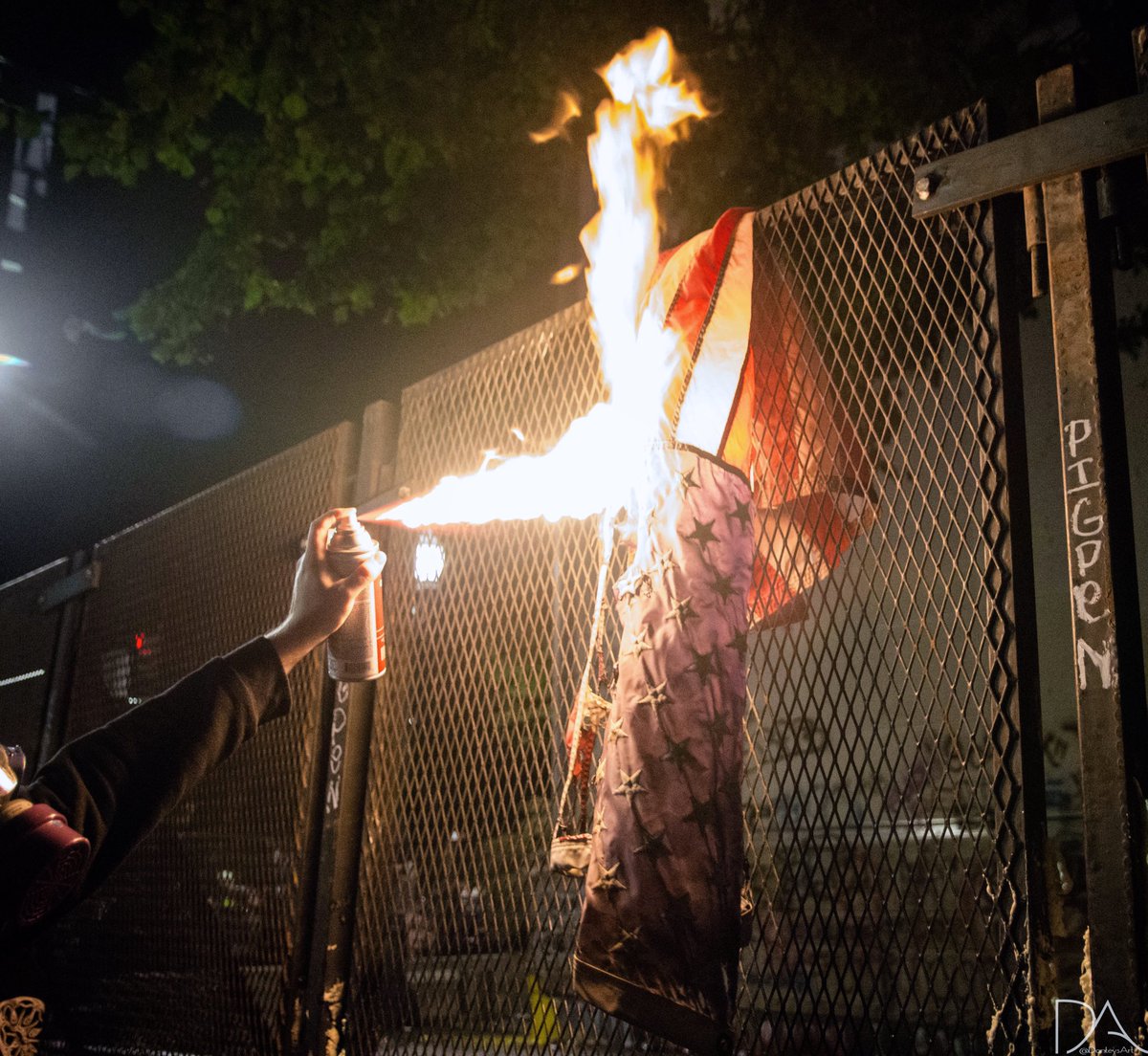 danteyb's tweet photo. Day 58. #PortlandProtest #PortlandProtests #PDXprotest #BlackLivesMatter https://t.co/DWiyjSfWQ3