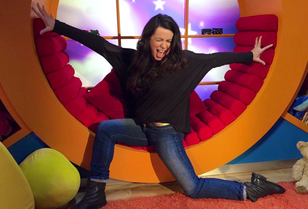 Happy birthday to our welsh queen eve myles I love you 
