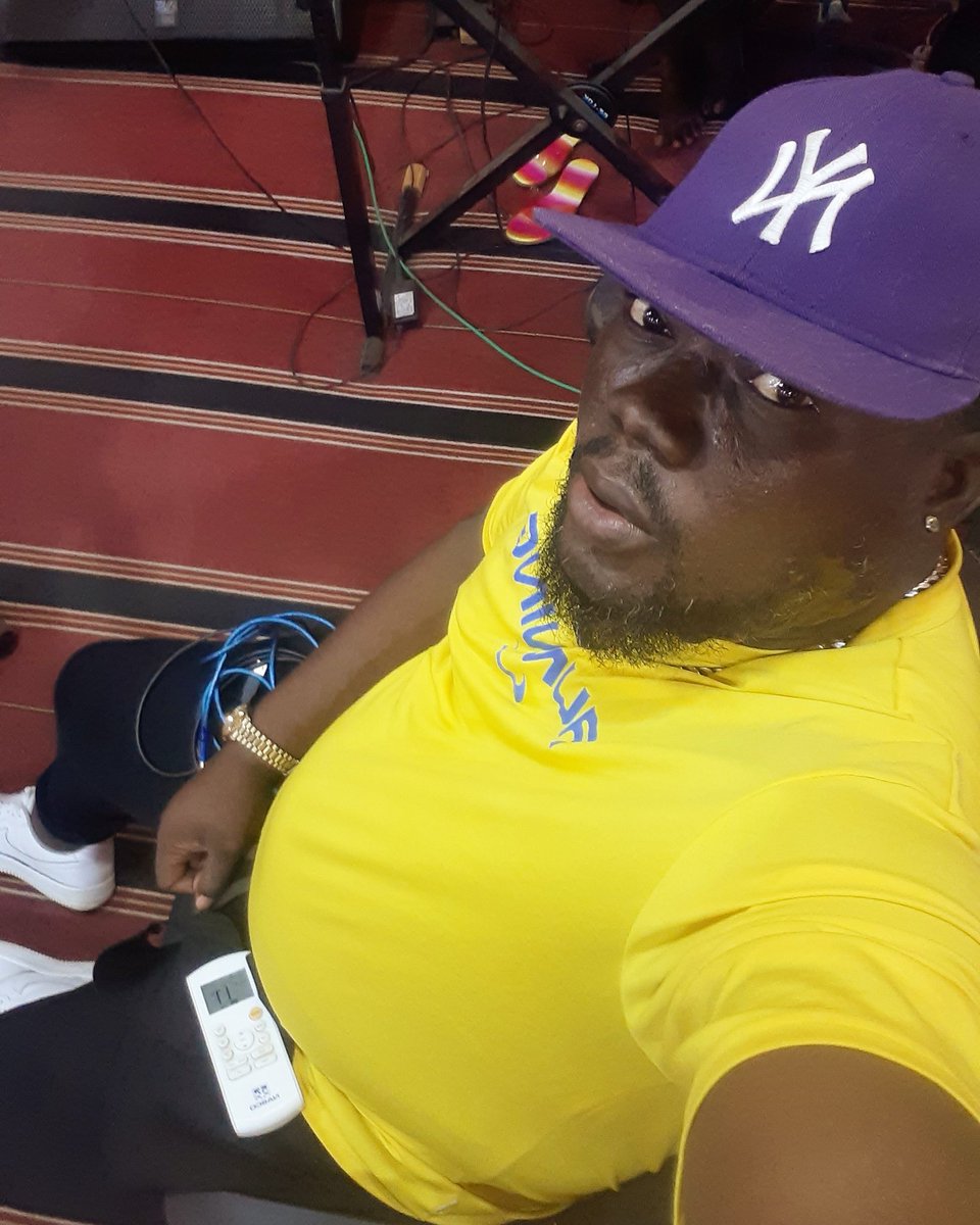 DjLordDash's tweet photo. May your day be blessed with love, joy, peace and happiness.” Have a blessed and beautiful Sunday. 🍻 #DjLordDash #DreamChasers #HigherWeGo #BallSoHard #MusicPromoter #iPromoteGh https://t.co/mF0d8uFnJY