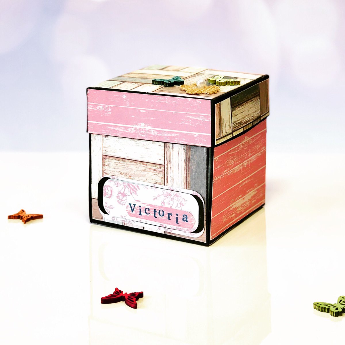 IlusionSandra's tweet image. Victoria quedó encantada con su álbum scrap caja explosiva.       
lailusiondesandra.com/productos/albu…
#cajaexplosiva #explodingbox #handmade #hechomano #artesanal #papelscrap #fotografia