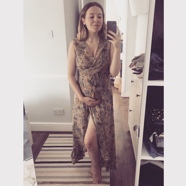 NatashaHarrison's tweet photo. Halfway through celebrations! π
(pretending to myself I look like this today.. and not like a sofa-beached Mike Wazowski with a top knot π¬)
#20weeksdown #pregnancy https://t.co/6lD5RZyBn9