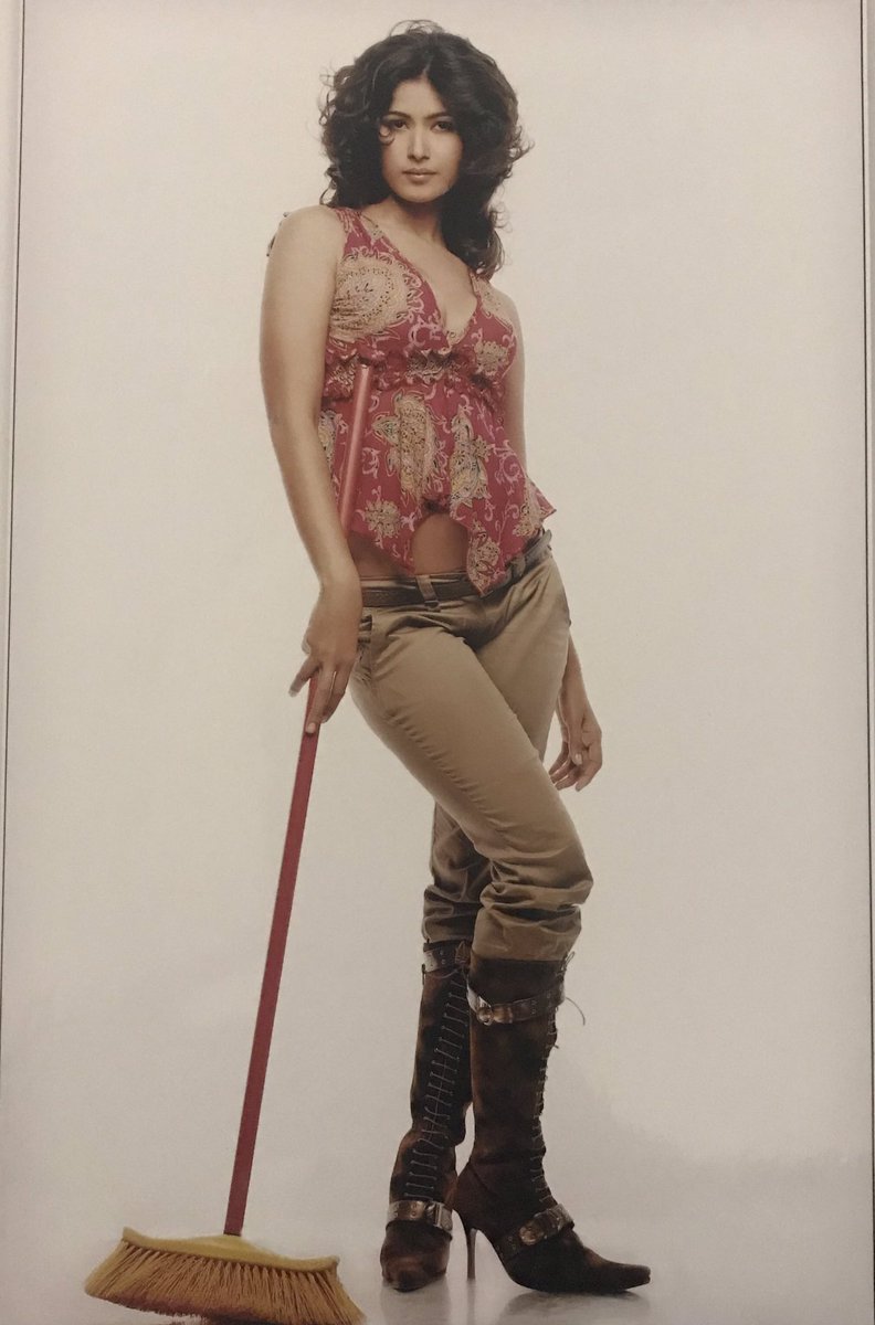 diveyaa_dwivedi's tweet photo. I didn't asked to be special ; it's just naturally happened ✌️⭐
.
.
.
.
#instadaily #instaclassy #throwback #instagood #explorewithue #hippieinhills #nakedplanet #bollywood #photoshoot #actress #momentoftheday #picture #visualsolife https://t.co/hziLnEc4BC