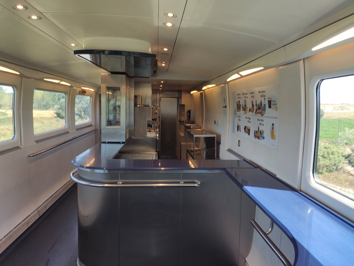 Alvia bar service shut down in 12hours journey Barcelona-Vigo <a href="/_DiningCar/">🐘 @Diningcar@rail.chat</a> not even for a single bottle of watter thanks to covid 19