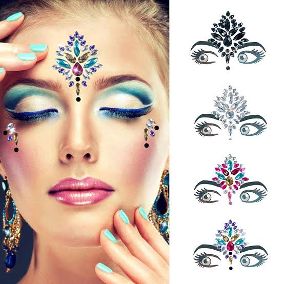 Bindi Art & Business is empowering many artisans thru making,packing& in parlours frm smaller towns to International walks. Bindi is now well recognized globally in form ofJewel Art too. It has become a recent Western World fad.Globalization is too fast  #atmanirbhar #empowerment