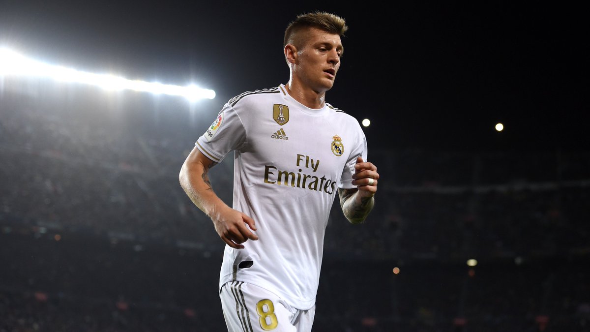 fra_madrid's tweet image. Kroos 💬 : « Manchester United m'intéressait beaucoup avant la Coupe du monde. Un accord était conclu avec eux mais un jour, mon agent m'a appelé pour me parler du Real Madrid. Quand le Real Madrid apparaît, vous mettez Manchester derrière et vous ne pensez plus qu'à eux. »