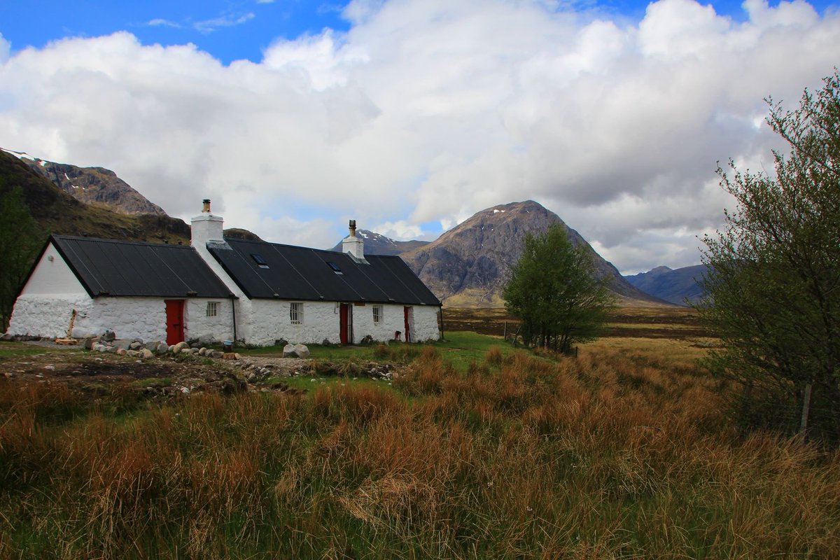 kilted_guide's tweet photo. #blackrockcottage in #Glencoe. One of my happy places! Heading there very soon 😁 #visitscotland #STGAGuides #bluebadgetouristguide #qualifiedtouristguide #professionaltourguide #scotlandfromtheroadside #scotlandtravelguide https://t.co/CgyjKGtIzo