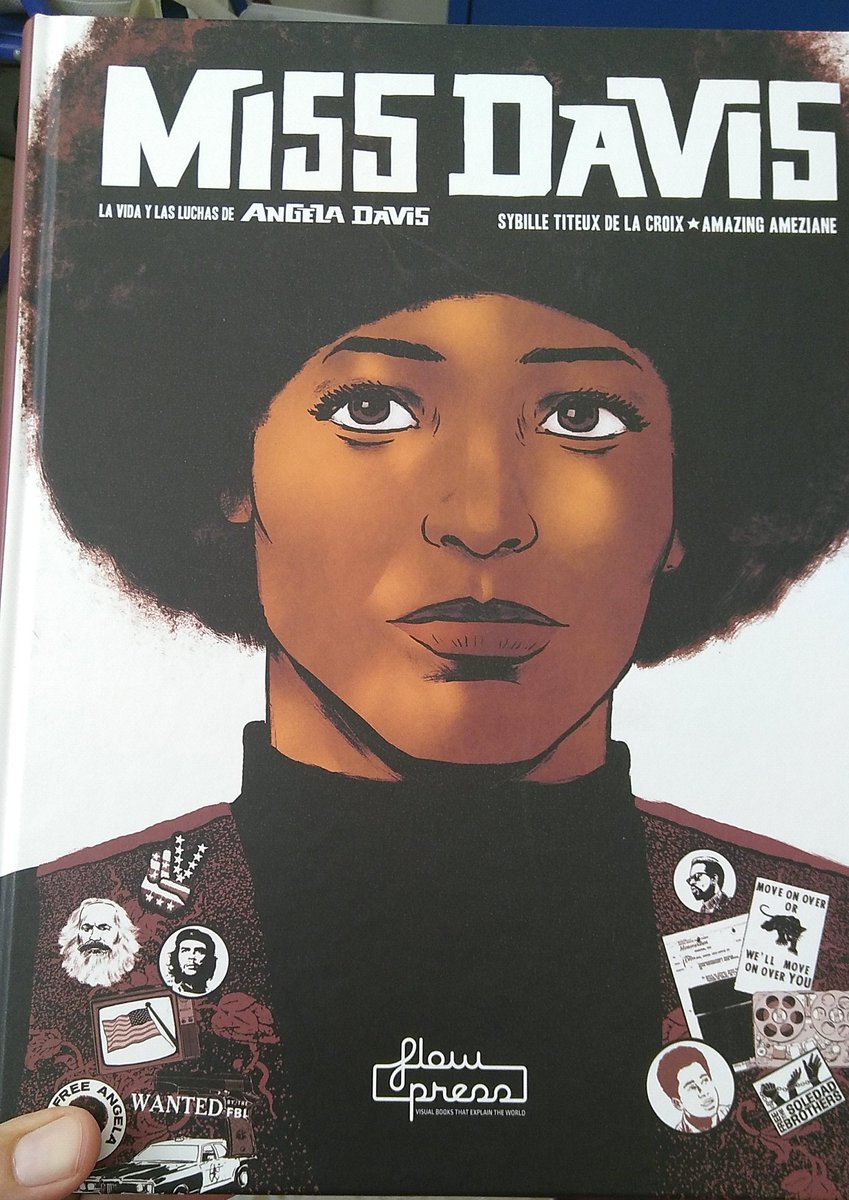 agarciallado's tweet photo. Amigues... LLIBRACO!!! Ultra recomanat! Tant per la il·lustració, com pel contingut. I vigent vigent. Com mola dir-se Àngela, amb Angela's com #MissDavis https://t.co/lmrk0g74vl
