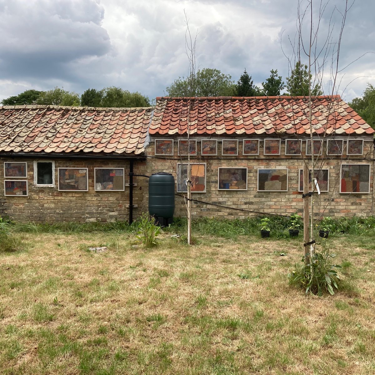 andytaylor59's tweet photo. Last chance to visit my outdoor exhibition - the sun is shining so come on down! Waterbeach CB25 9NJ #cosart2020 #cambridgeopenwindows2020 See map at https://t.co/ka5E4OK1H2 https://t.co/WTvntPLFmQ