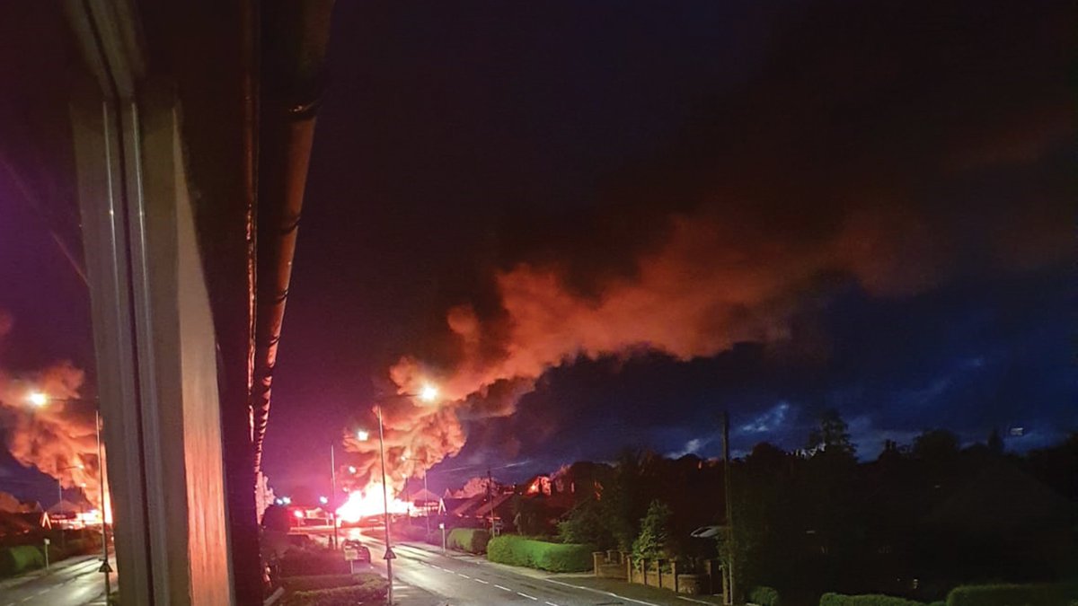 Garstang_Fire's tweet photo. *** Incident ***
Time 03:45
Date 26/07/2020
Last night L18P1 along with 3 other appliances from @FulwoodFire, @lancaster_fire & @Preston_Fire, were mobilised to a fire involving 2 caravans in Garstang!
Crews used 4 BA, 1 Hose Reel, 1 Jet and a Ground Monitor to tackle the fire. https://t.co/8pXN97x6Tt