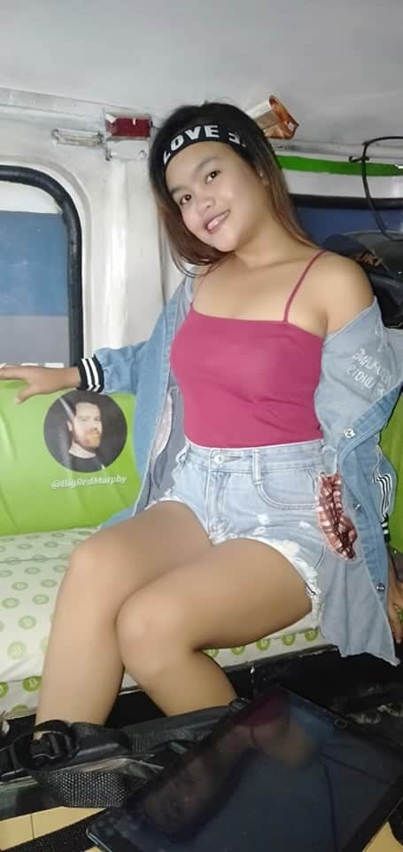 @BIGREDMURPHY Sexy passenger setting on your face,  people set on the jeepney and take a picture they love it😀😀😀🐉🐉🐉
