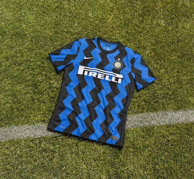 SundayChants's tweet photo. COMPETITION: If Bruno Fernandes scores first against Leicester today, we'll giveaway a brand new 2020/21 kit. 😍

Either:
🇫🇷 PSG home
🇮🇹 Inter home
🇩🇪 Dortmund home

You choose. 👀

Simply RT and follow this account to enter. ✅🔁 https://t.co/R1QSFm61a1