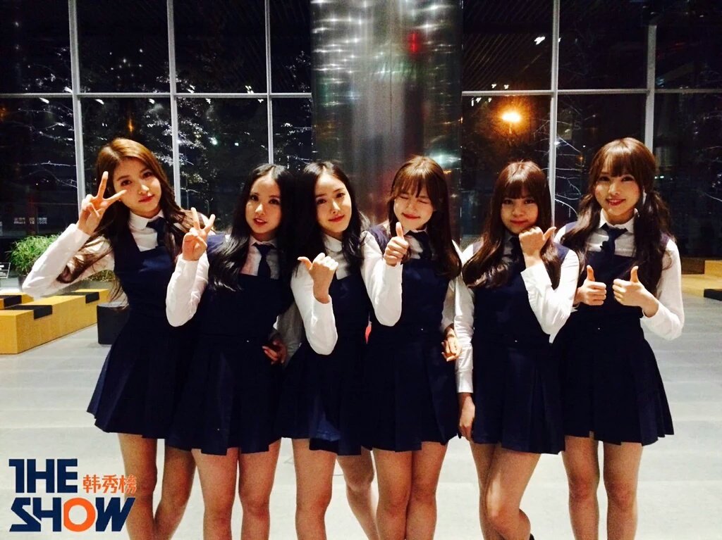 Bucin_jun's tweet photo. Thanks For your hardwork @GFRDofficial
69Wins over 2 weeks Is Very good. Whatever people say, Buddy always beside #GFRIEND
Fighting Buddy!!
Fighting GFRIEND
#GOODJOBGFRIEND https://t.co/SHoc5tKarV