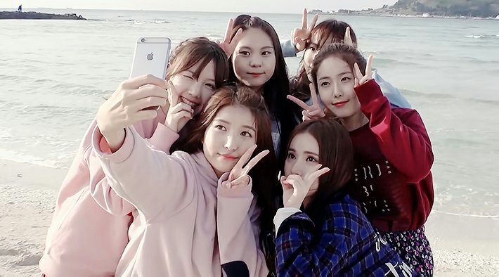 Bucin_jun's tweet photo. Thanks For your hardwork @GFRDofficial
69Wins over 2 weeks Is Very good. Whatever people say, Buddy always beside #GFRIEND
Fighting Buddy!!
Fighting GFRIEND
#GOODJOBGFRIEND https://t.co/SHoc5tKarV