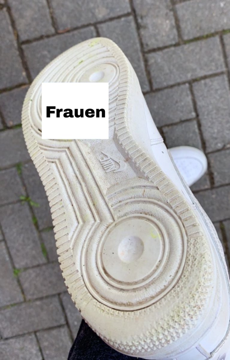 YoungMew3's tweet photo. Bin in scheiße getreten :/ https://t.co/5fBlyOdxBn
