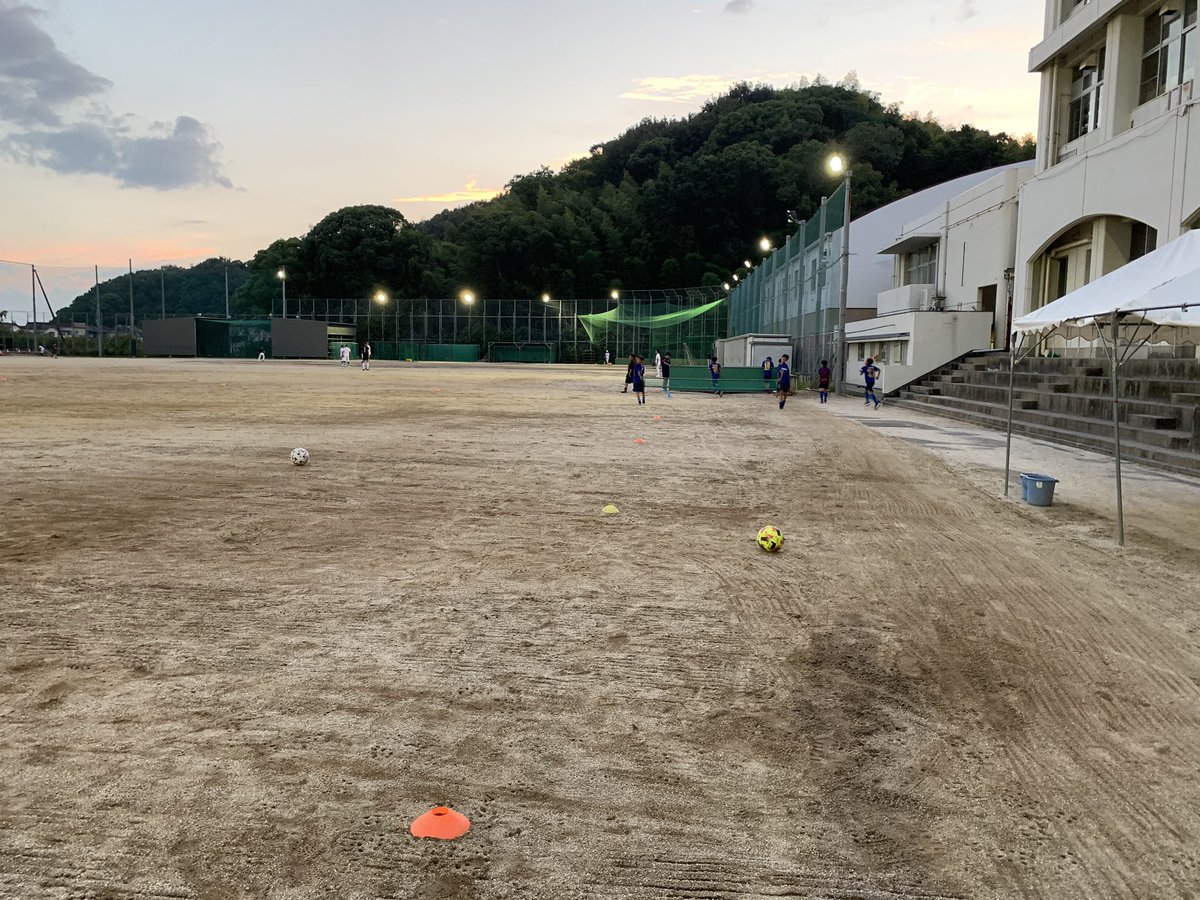 EffortSchool's tweet photo. 活動日誌を更新しました。
https://t.co/MqxcR9uOo9

#サッカー
#松山市
#サッカースクール
#エフォート
#松山城南高校グラウンド
#松山中央公園グラウンド
#試合
#ゲームトレーニング
#FCリヴェント 
#リヴェントカップ
#チームのために https://t.co/CsSFHwAvQu