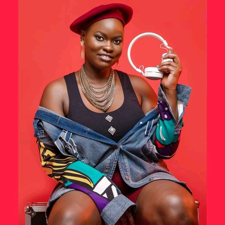 breephotographi's tweet photo. I don't think your ready for these ladies! This vibe is a unique one @djsheilla_ug and @TheRadioChic are all representing tonite🔥🔥
#43explosion #guestedition https://t.co/vaJJsZovgF