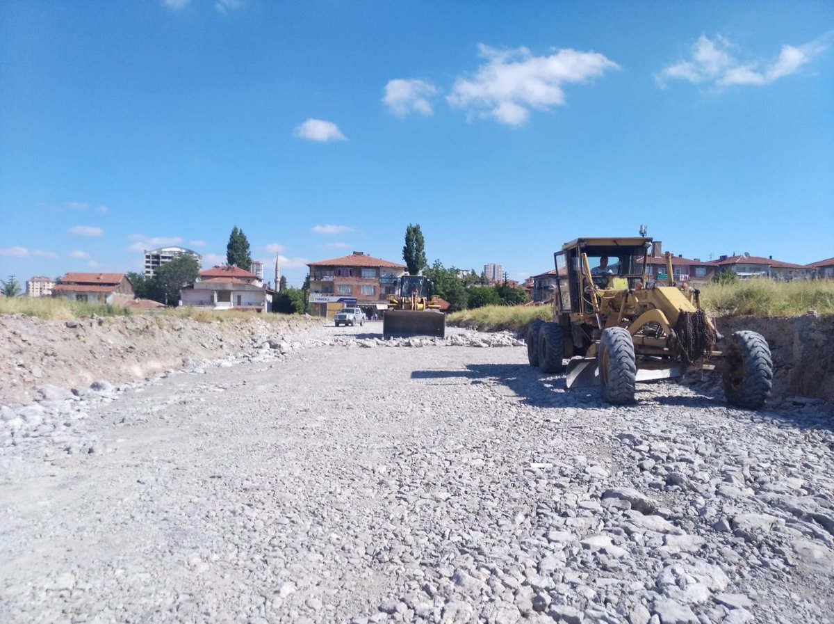 asimbalci's tweet photo. YENİ YATIRIMLARA 
YOL AÇIYORUZ👷‍♂️

📍Ulubey / 886. SOKAK
📍Zübeyde Hanım / 607.CADDE
📍Feridun Çelik / 1718. SOKAK

#AltındağÇalışıyor❤ https://t.co/zmGADE6TJT
