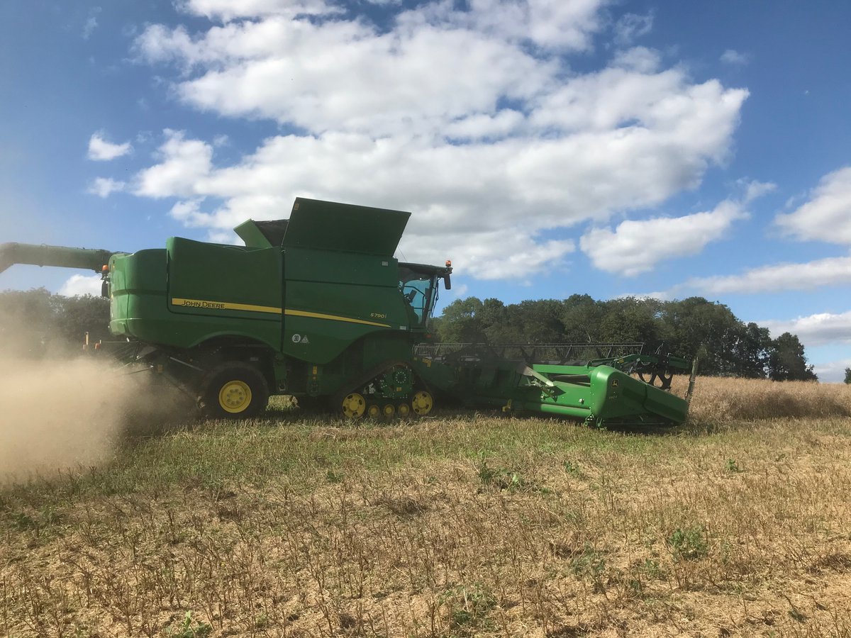 FarolLtd's tweet photo. Harvest is go with this 40ft John Deere S790i set off and optimised in some rape producing a fantastic sample and covering the acres quickly. Speak to Farol for all your harvesting needs! #FarolTechnology #ProductOptimisation #Harvest20 https://t.co/XjceDD2pgJ