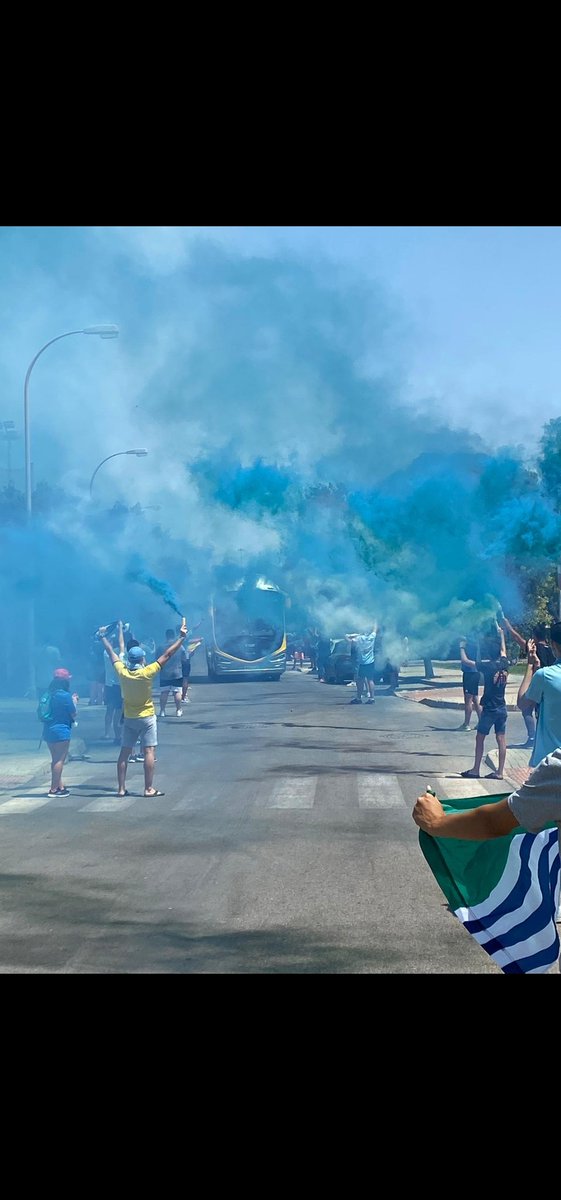 Kolectivo69's tweet photo. AFICIONADO, por haber llevado al equipo en volandas a pesar de la situación que aún atravesamos. Demostramos, una vez más, la calidad de los hinchas ejidenses.
Nos vemos muy pronto, GRACIAS GRACIAS Y GRACIAS. #muchopoli https://t.co/RA2UkoeYyC