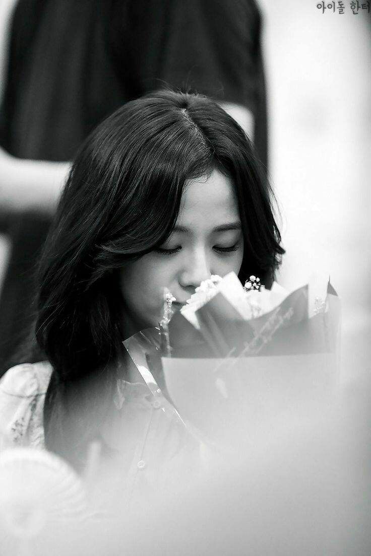 She deserves so much more💛 #JISOO 
#YG_TreatJisooBetter <a href="/ygent_official/">YG FAMILY</a> @yg_stage @THEBLACKLABEL_ <a href="/YGJAPANofficial/">YG JAPAN OFFICIAL</a> <a href="/ygentusa/">YG Entertainment USA</a> <a href="/ygofficialblink/">BLACKPINK GLOBAL BLINK</a> <a href="/BLACKPINK/">BLACKPINKOFFICIAL</a>