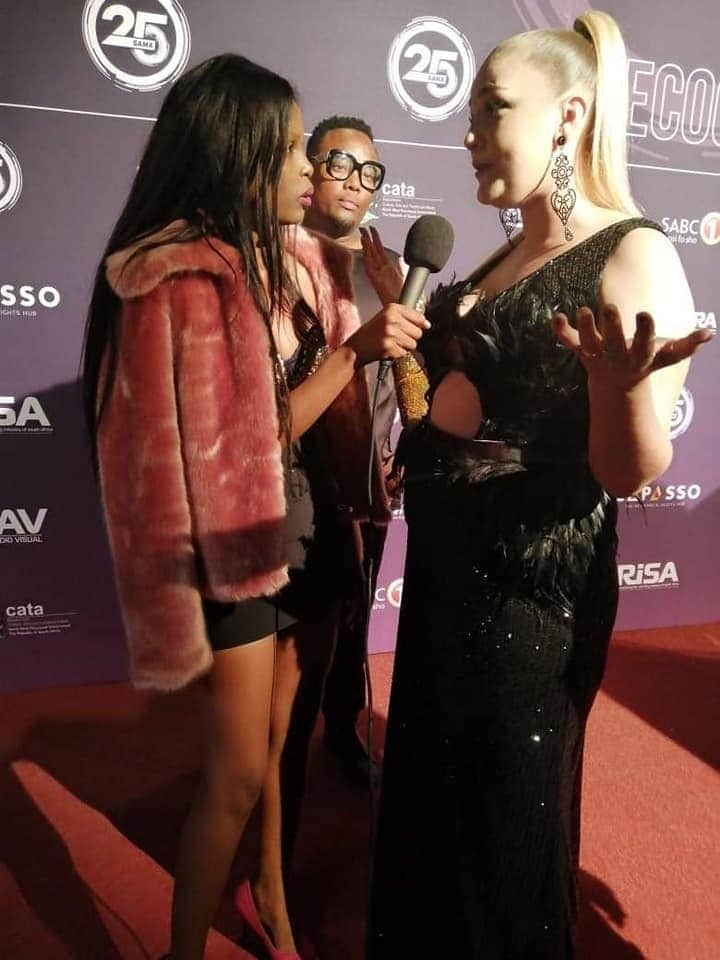 Hunadi_theHost's tweet image. Last yeay ka #SAMA25 I was there doing the Red carpet. It was a beautiful feeling. I am asking for just  1 opportunity. If you need a video of myself presenting the #SAMA26 I can send it. @TheSAMAs  @Mzansimagic 🙏