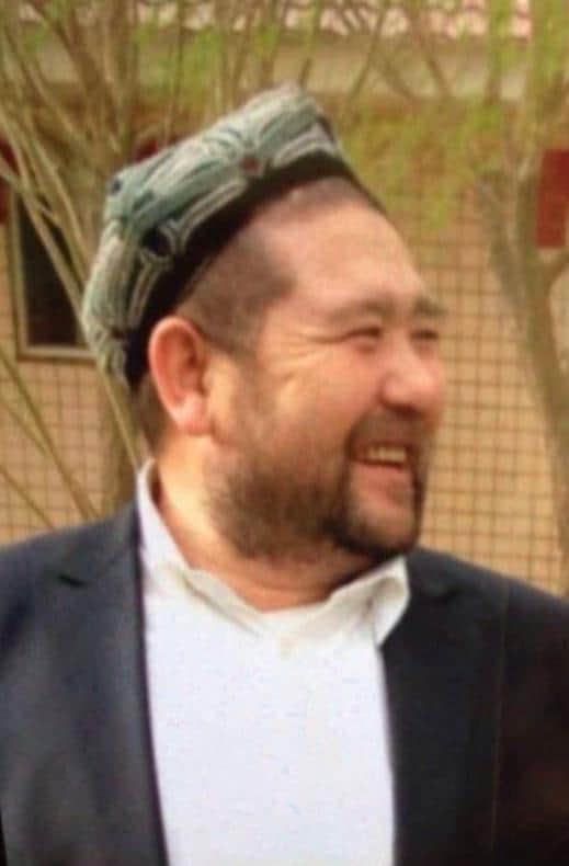 #DoğuTürkistanda Yine Bir Büyük #Alim #Şehit oldu. Alim öldü alme öldü.
Doğu Türkistanın Hoten Vilayeti Guma ilçesinde dünyaya gelen Büyük Üstad Abdulhakim Han Mahdum'un yetiştirdiği dini Alimlerden "Üstad Mehmet Emincan Yunus Damollam" 56 yaşında #çin zindanlarında şehit oldu.