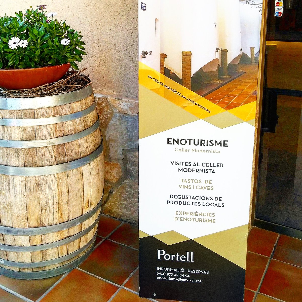 ArassaTRural's tweet photo. Una activitat, de proximitat, adaptada a la situació, entretinguda i que no us deixarà indiferents!!! Visiteu unes de les catedrals del vi, visiteu la Cooperativa de Sarral. #portell #covisal #sarral #enoturisme

#arassacasarural #rocafortdequeralt #concadebarbera #casarural https://t.co/ncXSAJDNky