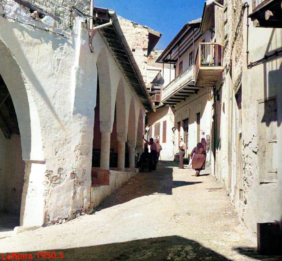 Blueyonetwo's tweet photo. A street in #Lefkara/ 1950s/ Lefkara'da bir sokak/ 1950ler/
#Kibris #TekHalkTekVatan / #Cyprus #OnePeopleOneCountry https://t.co/KG3bqd73hJ