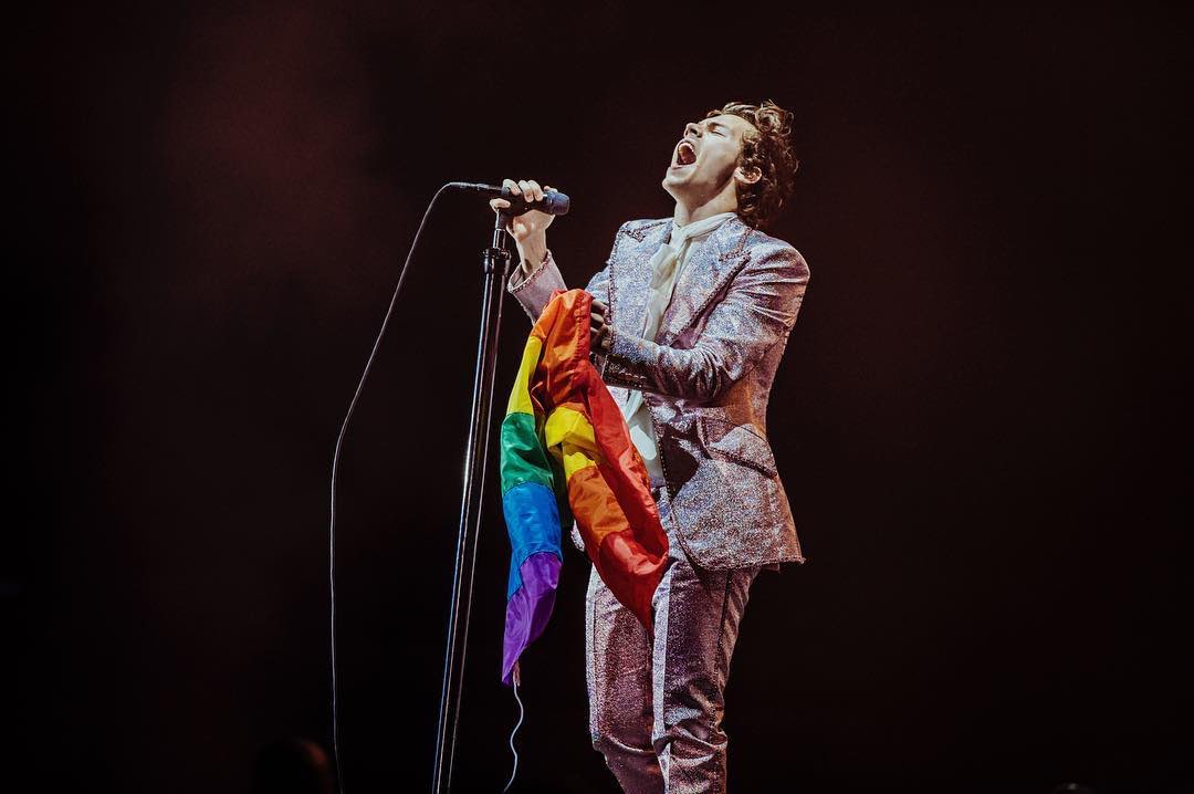 LGBTQ+ Harry has shown his support for the LGBTQ+ community many times, he's always made sure to create an atmosphere of inclusion and safety in his concerts. All the money from the sales went to LGBTQ+ support organizations.