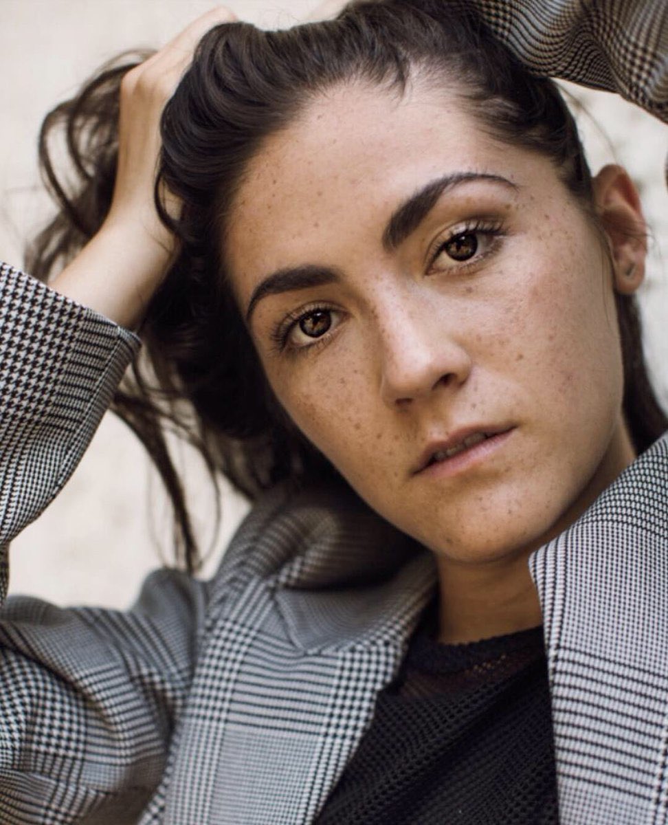 Mituki そうこの方 09年のホラー映画 エスター でエスター役を演じたイザベルファーマンなんですよ 現在23歳 T Co Rj604zcntk Twitter