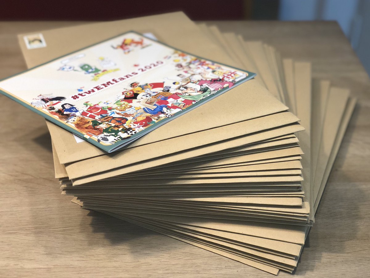wirbelkoepfe's tweet photo. Sooooo liebe Fans der #twEM und #twEMfans!! Die Post macht sich morgen auf den Weg zu euch! #kleineKunstklasse https://t.co/ZgXxxXqaU2