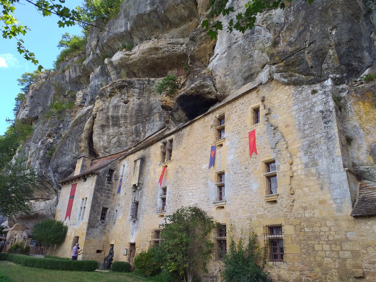 JulienDupas's tweet photo. Visite de la maison forte de Reignac. Grosse pensée à @GussDx https://t.co/ovmH5NuGam