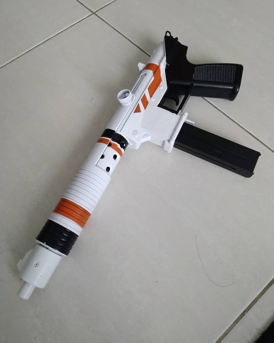 KoshkaB_Neko's tweet image. Koshka mau share airwsoft lagi ah~
Sekarang koshka mau share foto Anggota koshka Sekaligus Dokter yaitu : ICAROS 😋
TEC 9 ASIMOVnya juga sama pak dokter yang melakukan painjobnya~ keren kan UWU 😁😁
#airsoft #tec9 #asimov