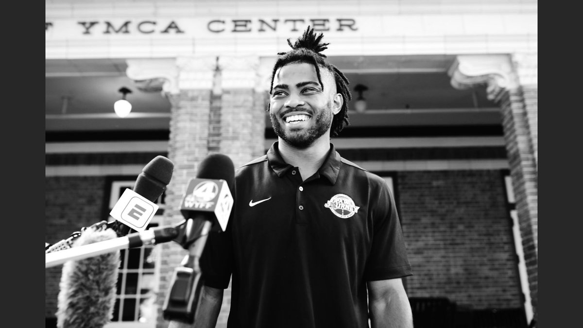 LilSpringMSBC's tweet photo. Remember that time we had Youth Sunday at the high school and @D_Rench_ was our speaker and @KendallJoseph34 came and the #WallsGroup did the music? Yeah, that was cool. 😎 https://t.co/dU2a5gGEYW