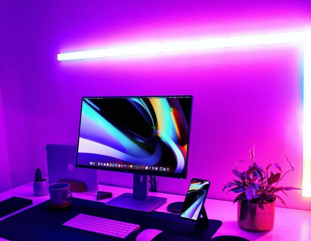 009Gadgets's tweet photo. Rate this 1-10 .
👉🏿 Macsetup 🖥️🖥️
#macsetup #minimalist #minimalsetups #designyourworkspace #workstation #workstations #workstationsetup #macbook #desktop #desksetups #desktopdesign #techblogger #techgadget #reviews #review #desk #desksetup #setupyourworkspace https://t.co/EvsXxKFdDF
