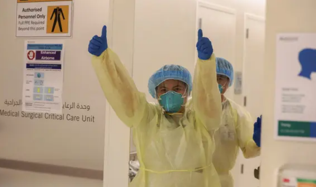 UAENews's tweet photo. Coronavirus news bulletin from UAE: 393 new recoveries reported; no death in 24 hours for third time; families all set for intimate Eid feast https://t.co/1hoQVWauBB https://t.co/bN0ka5UK3s