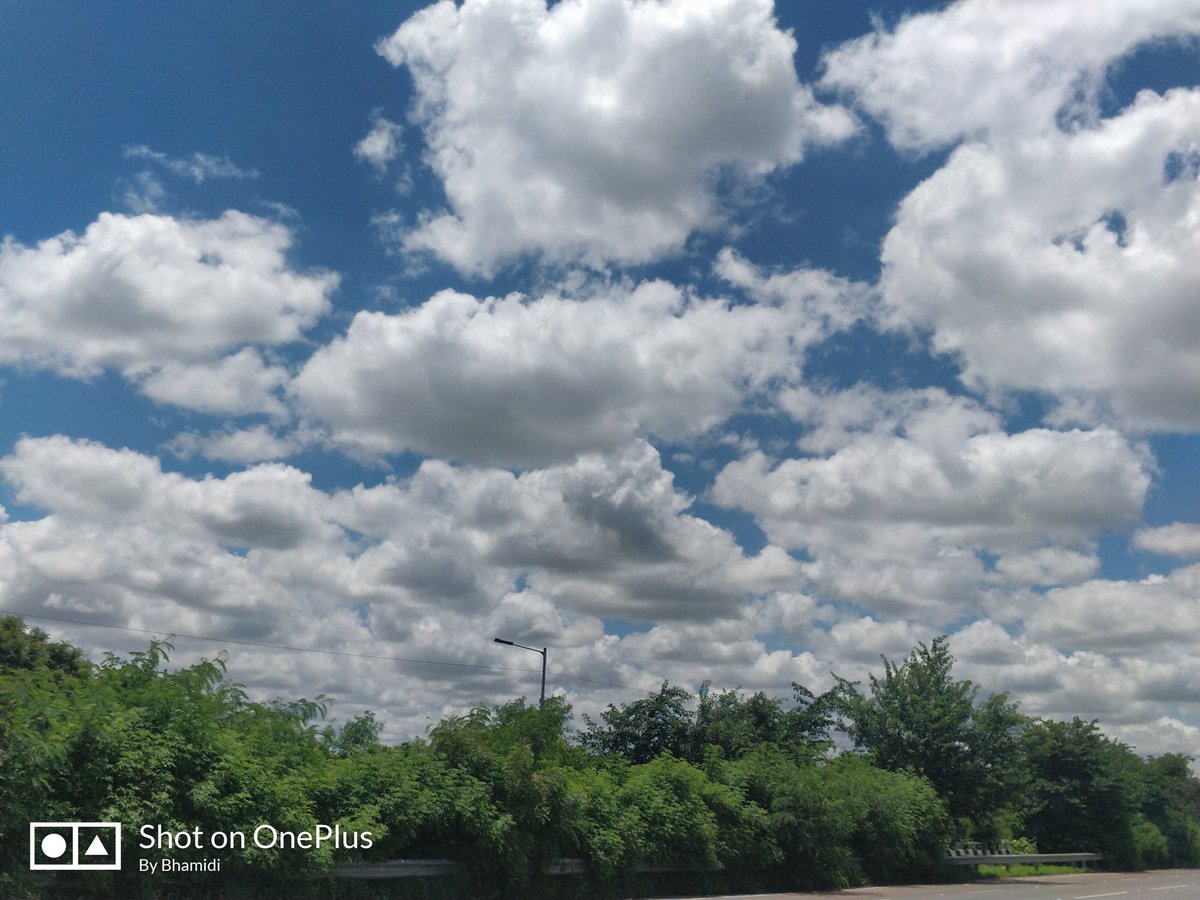 SaraswathiBL's tweet photo. The Sky's Inedible Cotton Candy...! Foodie thoughts 🤭🤭!!
#Hyderabad #Sky #Clouds #CandyCloud
@Rajani_Weather
@climateglobe @PankajSethi00 https://t.co/f8BnQhp5RK