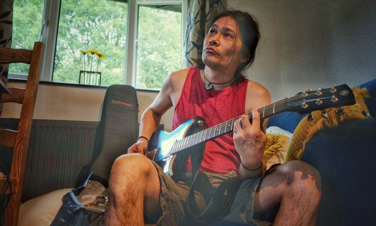 StokersMidnight's tweet photo. Father working on some new songs and riffs with his Stoker brothers at a remote cottage in Robin Hood country.
#newmusiccoming #guitar #rockmusic #yamahaguitar #rocknroll https://t.co/mBDhyr81ry