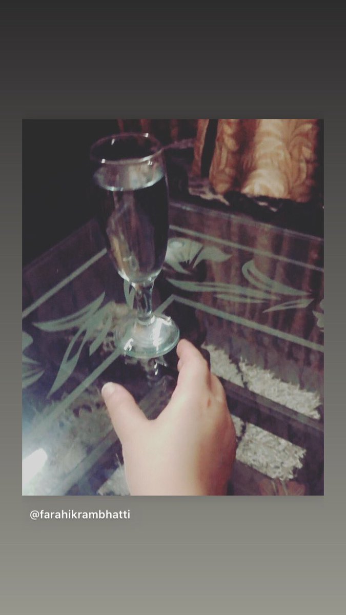 farahikrambhatt's tweet photo. For all those who are thirsty, drink purity and nourish yourself(soul) ❤️
.
.
.
.
.
.
#farahikram #fari #blogger #pakistaniblogger #glassofwater #insta #instafam #sialkot #sialkoti #seoexpert #smmexpert #dmexpert #digitalmarketing #contentcreator #water #soul https://t.co/DTl3jE5edQ