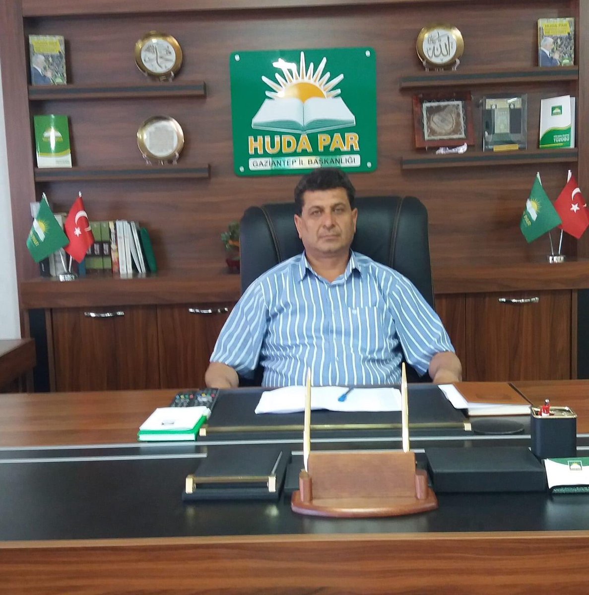 avishaksaglam's tweet photo. Gaziantep il başkan yardımcımız, Abdulkadir Üstündağ hocanın vefatını büyük bir üzüntüyle öğrendim. Gayret ve fedakarlıkta örnek bir şahsiyet olan kardeşime Rabbimden rahmet ve mağfiret; ailesine, yakınlarına sabr-ı cemil diliyorum. Dava arkadaşlarımın, halkımızın başı sağolsun! https://t.co/KhNOLQfSfq