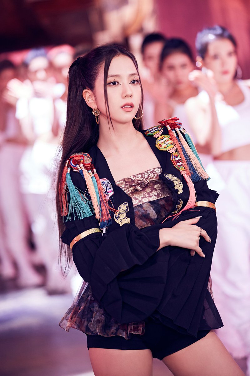 She deserves so much more #JISOO 
#YG_TreatJisooBetter <a href="/ygent_official/">YG FAMILY</a> @yg_stage @THEBLACKLABEL_ <a href="/YGJAPANofficial/">YG JAPAN OFFICIAL</a> <a href="/ygentusa/">YG Entertainment USA</a> <a href="/ygofficialblink/">BLACKPINK GLOBAL BLINK</a> <a href="/BLACKPINK/">BLACKPINKOFFICIAL</a>