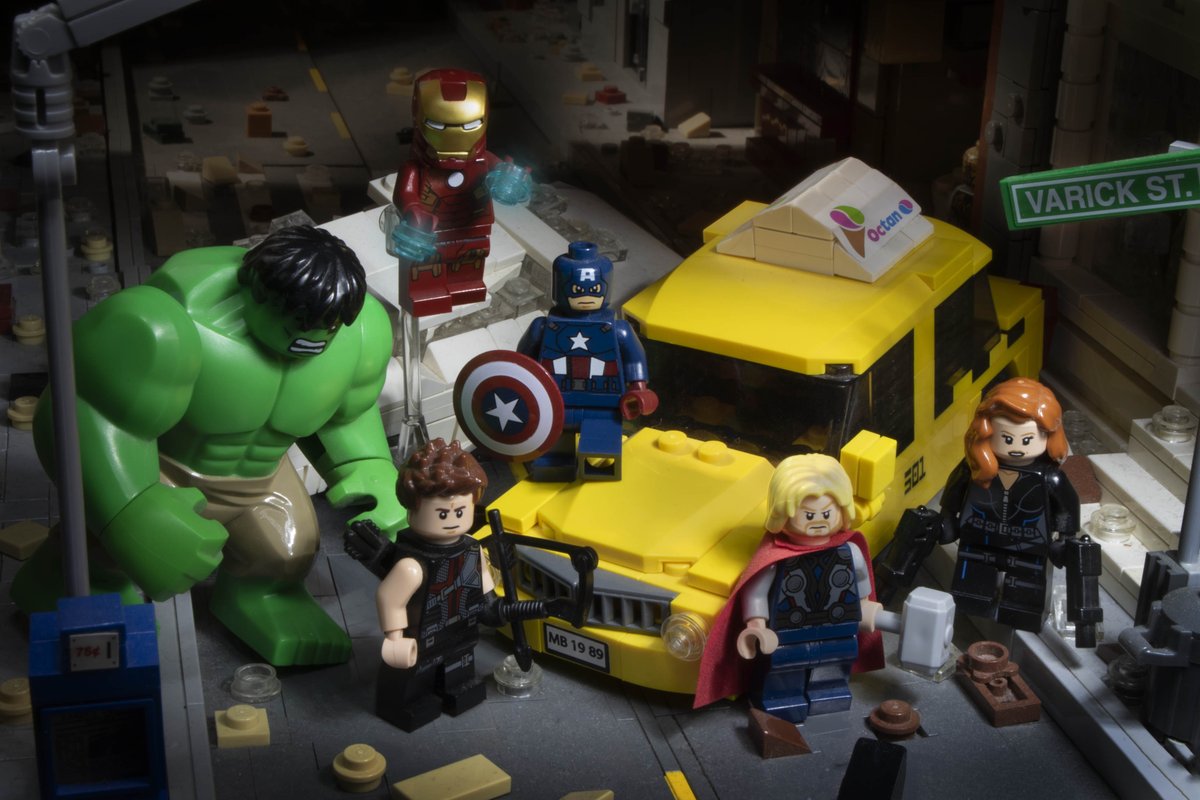 ben_cossy's tweet photo. The Battle of New York #MCU #Marvel #LEGO #Avengers https://t.co/ghQPHWtcC1