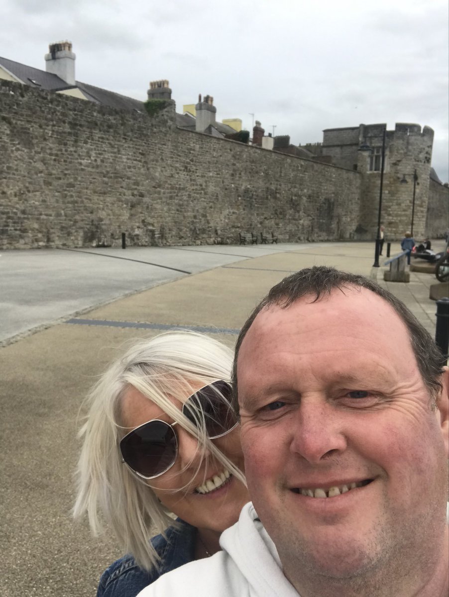 Purcell9Debbie's tweet photo. Windy day in Caernarfon https://t.co/T1Aq45KIKh