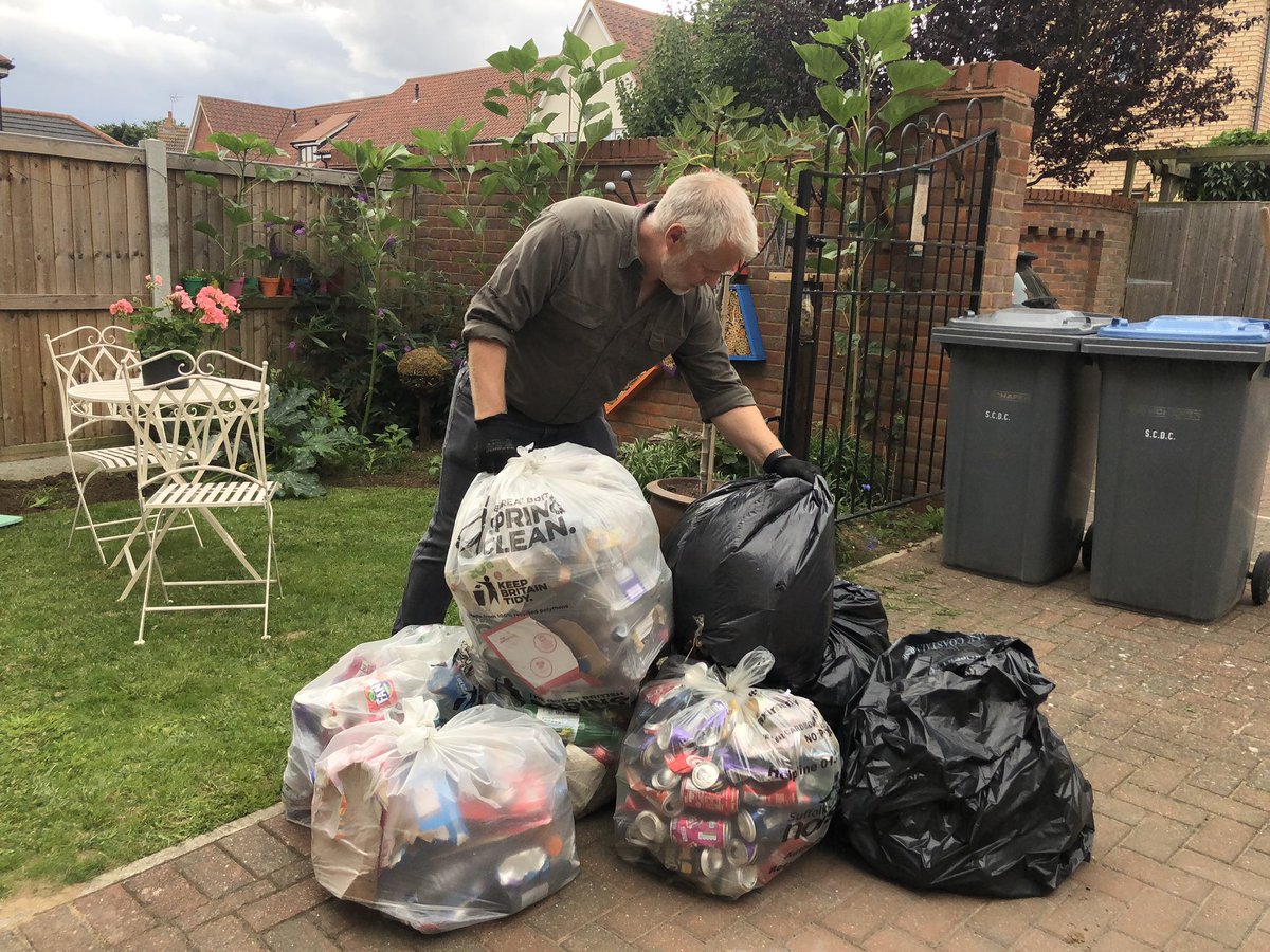UKrubbishwalks's tweet photo. Was going to start sorting through this lot but itโs blowing a hooley this afternoon. Now a job for next week. At least all the crap inside these bags wonโt be blowing around Ipswich in this weather. ๐๐ป๐๐ #dontbeatosser #littersummit #rubbishwalks https://t.co/ZRWKxFBpm2