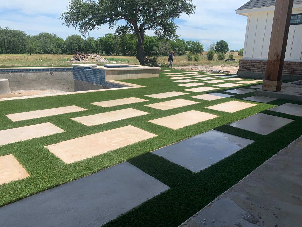FieldersCh's tweet photo. Look at the difference some turf and pavers make! DM us for a free quote!
.
.
.
.
#turf #artificialgrass #hutto #drippingsprings #landcaping #texaslawncare https://t.co/df0qLIBhcv