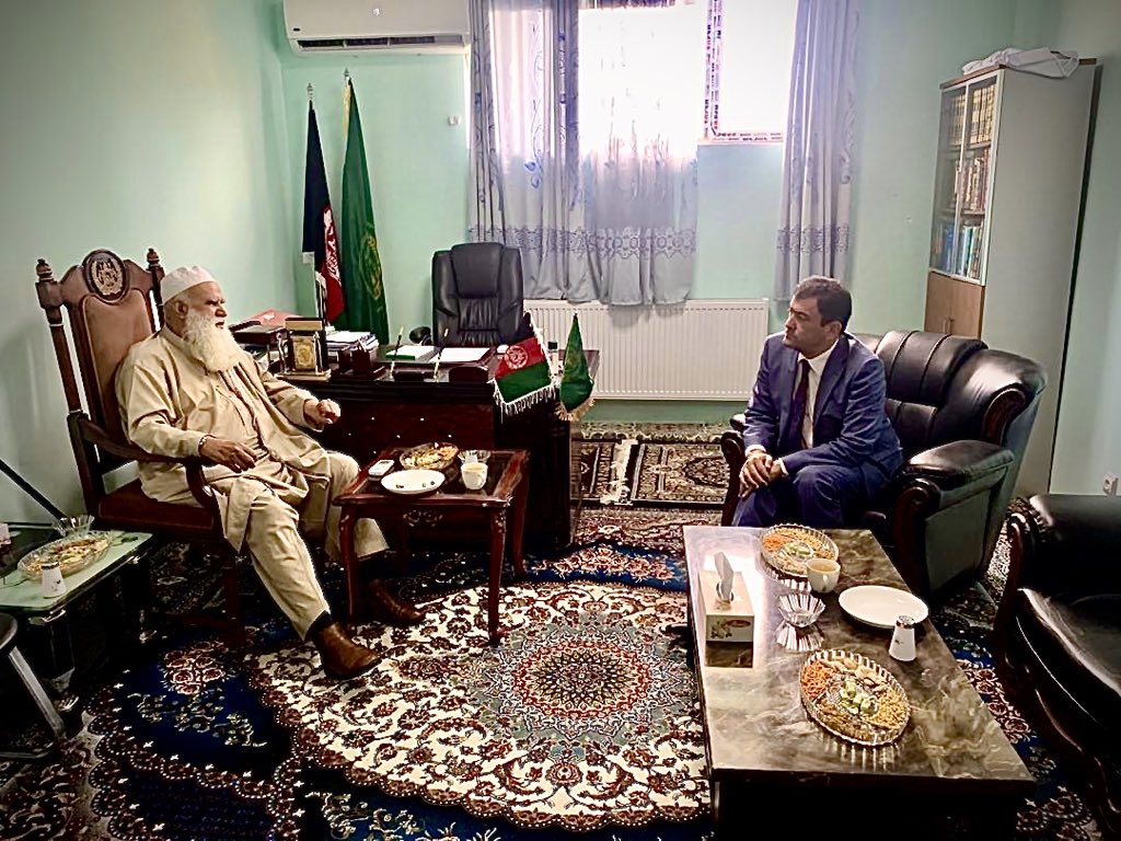 ShakerKargar's tweet photo. محمد شاکر کارگر، امروز با شخصيت بزرگ جهادي و سياسي فضیلتمآب شیخ الحدیث پروفيسور استاد عبدرب الرسول سیاف ملاقات نمود.درين دیدار پیرامون برنامه هاي جلالتمآب رئيس جمهور در مورد موضوعات صلح،مذاکرات بین الافغانی،وضعيت جاري و نقش برازنده شخصيت هاي ملي سياسي در مسائل مطروحه صحبت شد. https://t.co/P7KIRM5wsw