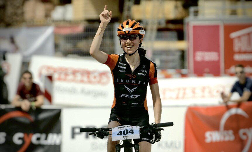 swisscycling's tweet photo. Elisa Alvarez grabs that Swiss Junior title with a smile 🤩👏🏼 #swisscyclingfamily #PXSBC
📸 EGO-Promotion https://t.co/sSrklHCSBv